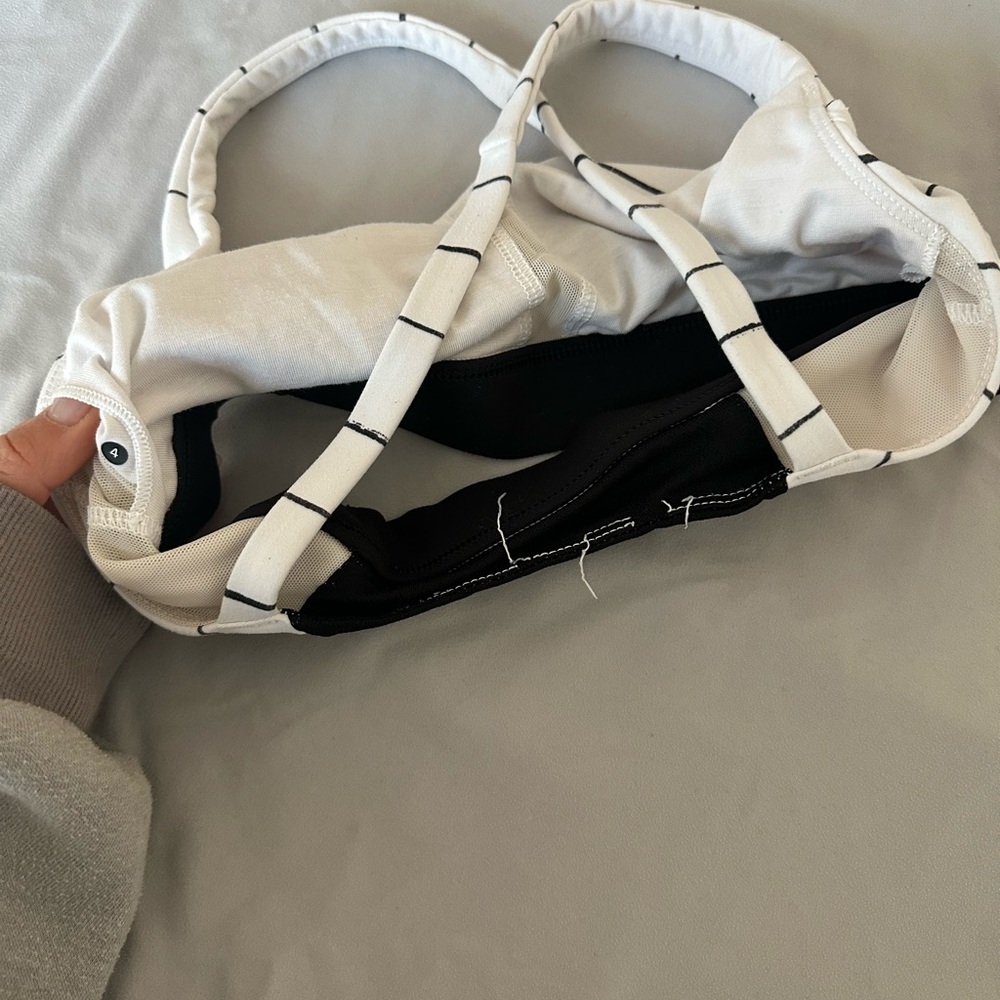 Stori Sports Bra - Picture 3 of 3